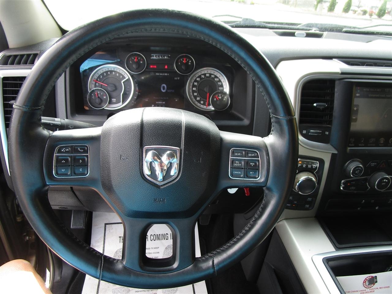 RAM 1500 SLT Crew Cab SWB 4WD 2014