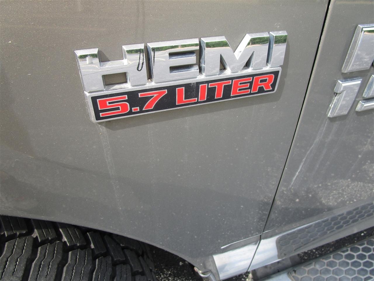 RAM 1500 SLT Crew Cab SWB 4WD 2014