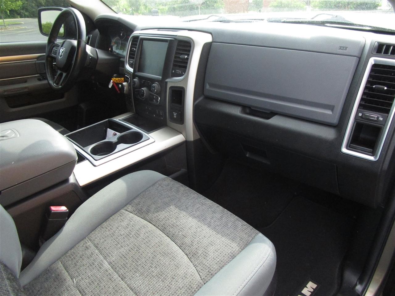 RAM 1500 SLT Crew Cab SWB 4WD 2014