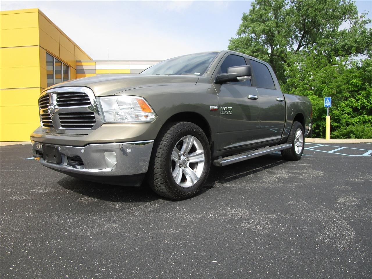 RAM 1500 SLT Crew Cab SWB 4WD 2014