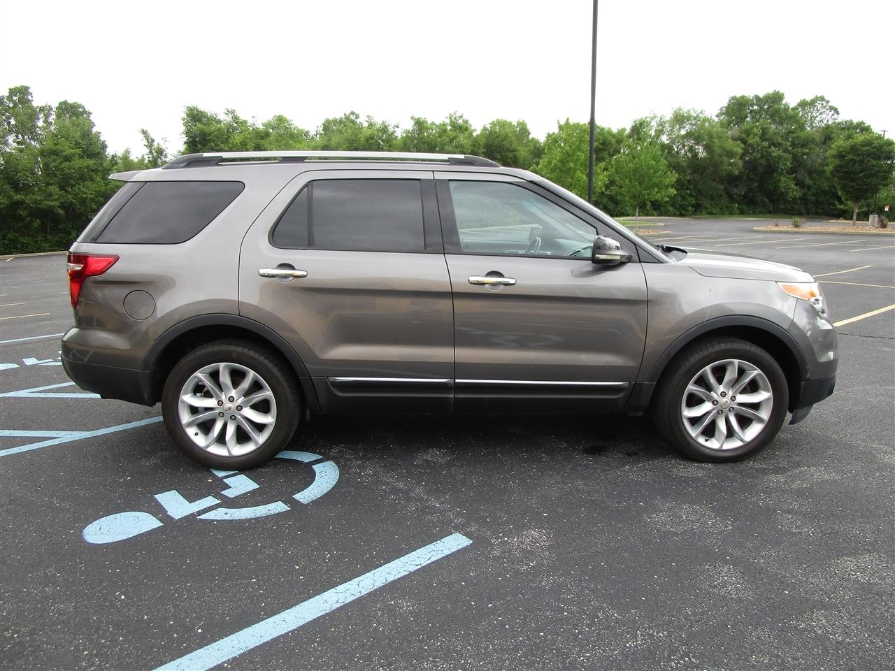 Ford Explorer XLT 4WD 2013
