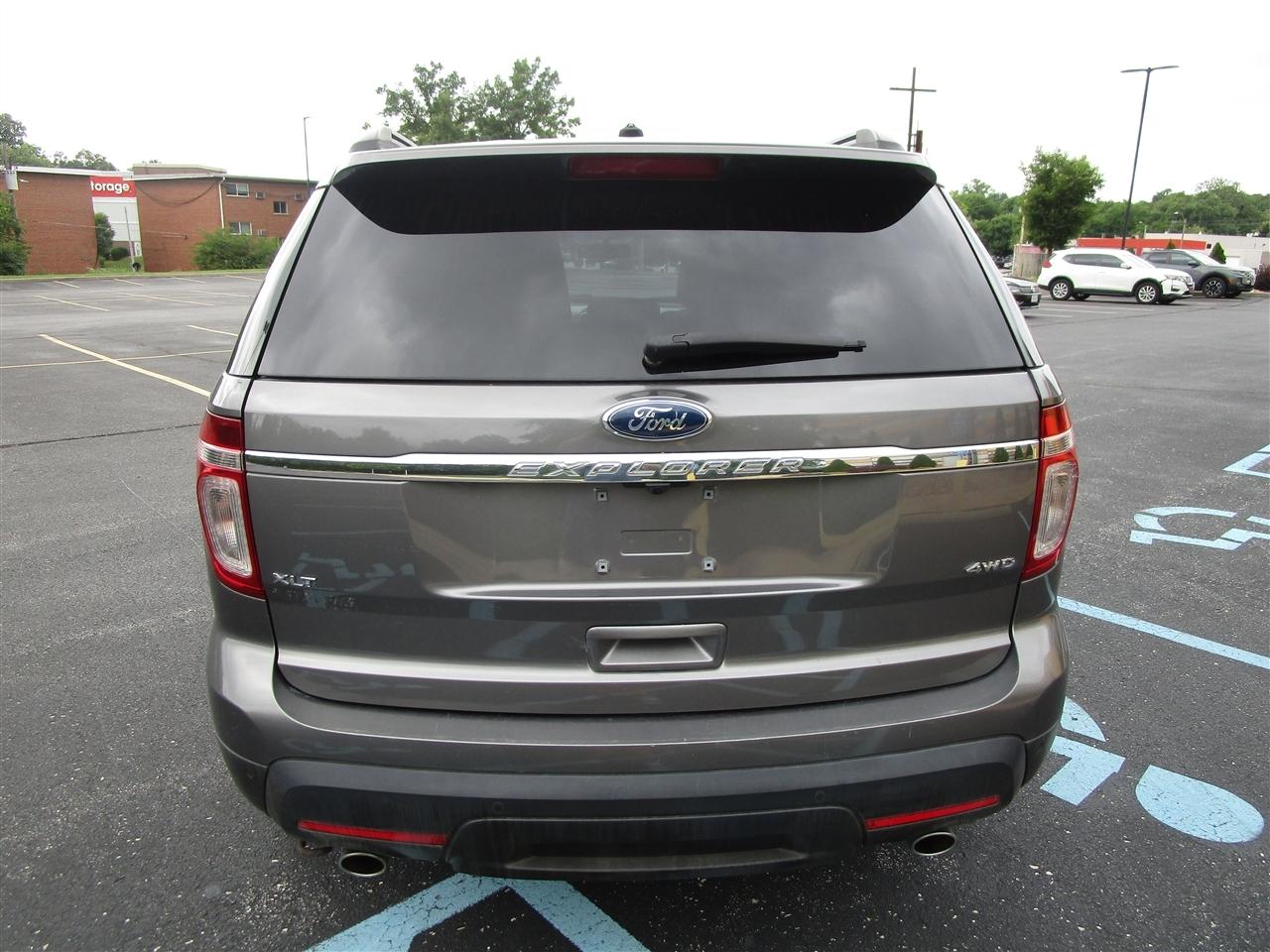 Ford Explorer XLT 4WD 2013