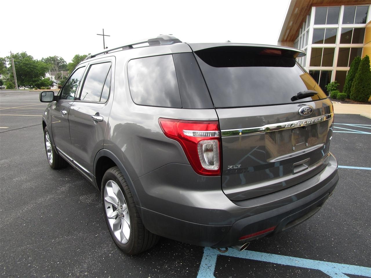 Ford Explorer XLT 4WD 2013