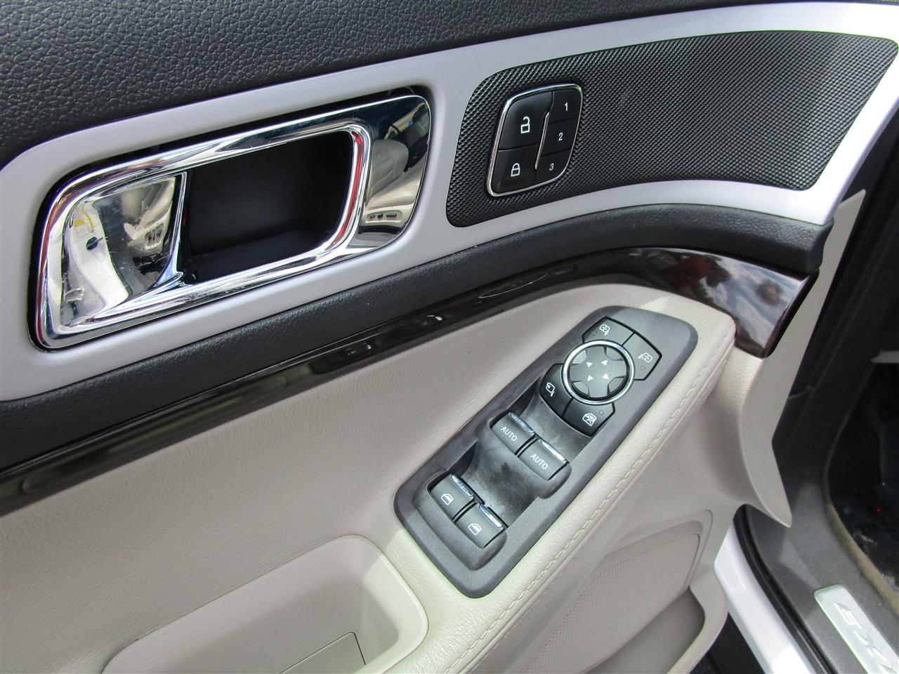 Ford Explorer Limited FWD 2014