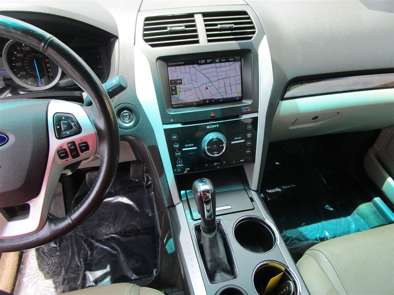 Ford Explorer Limited FWD 2014