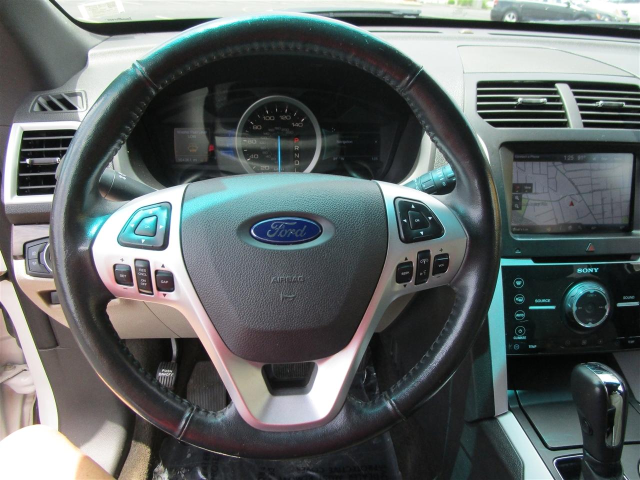 Ford Explorer Limited FWD 2014