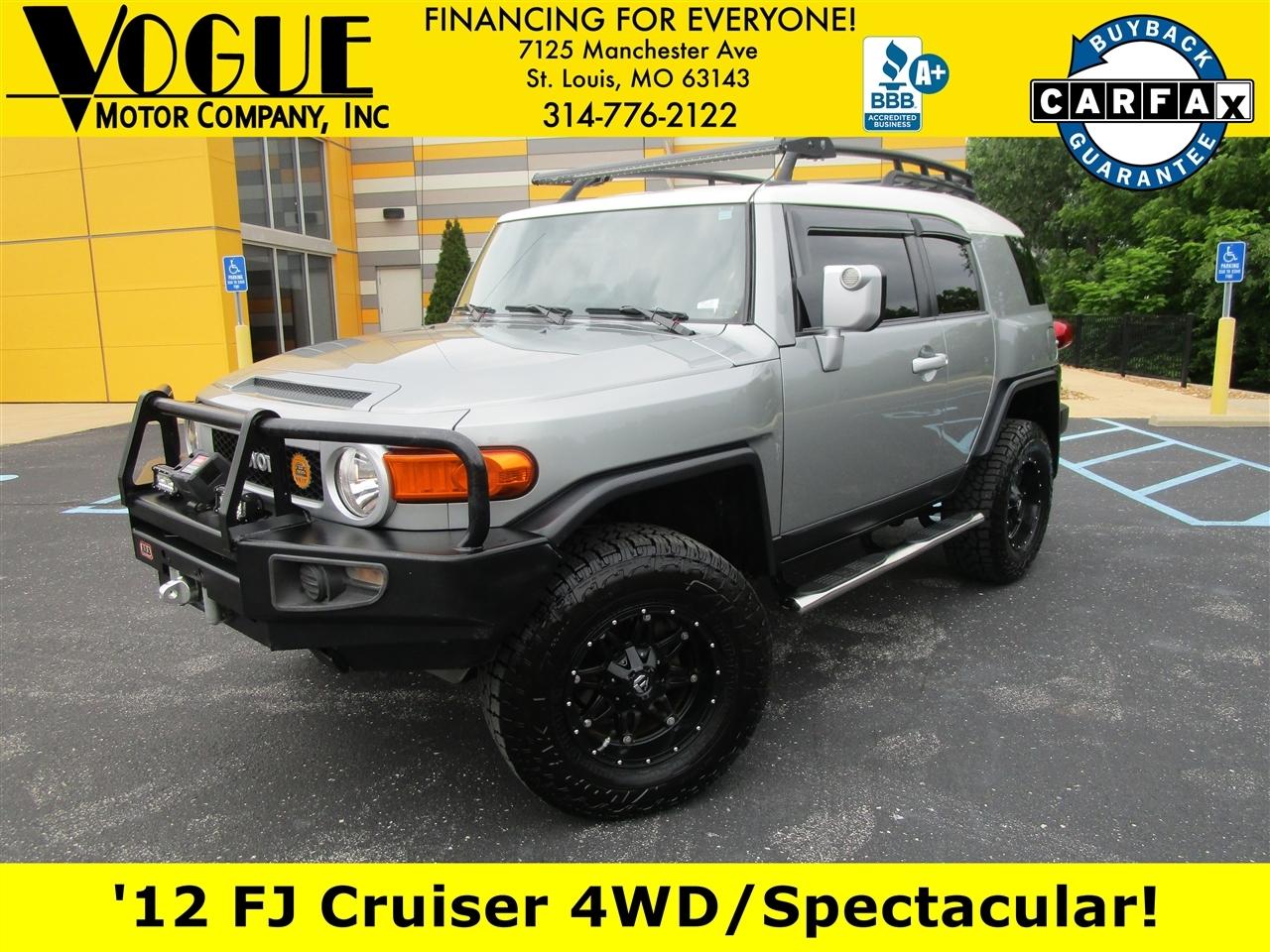 Toyota FJ Cruiser 4WD MT 2012