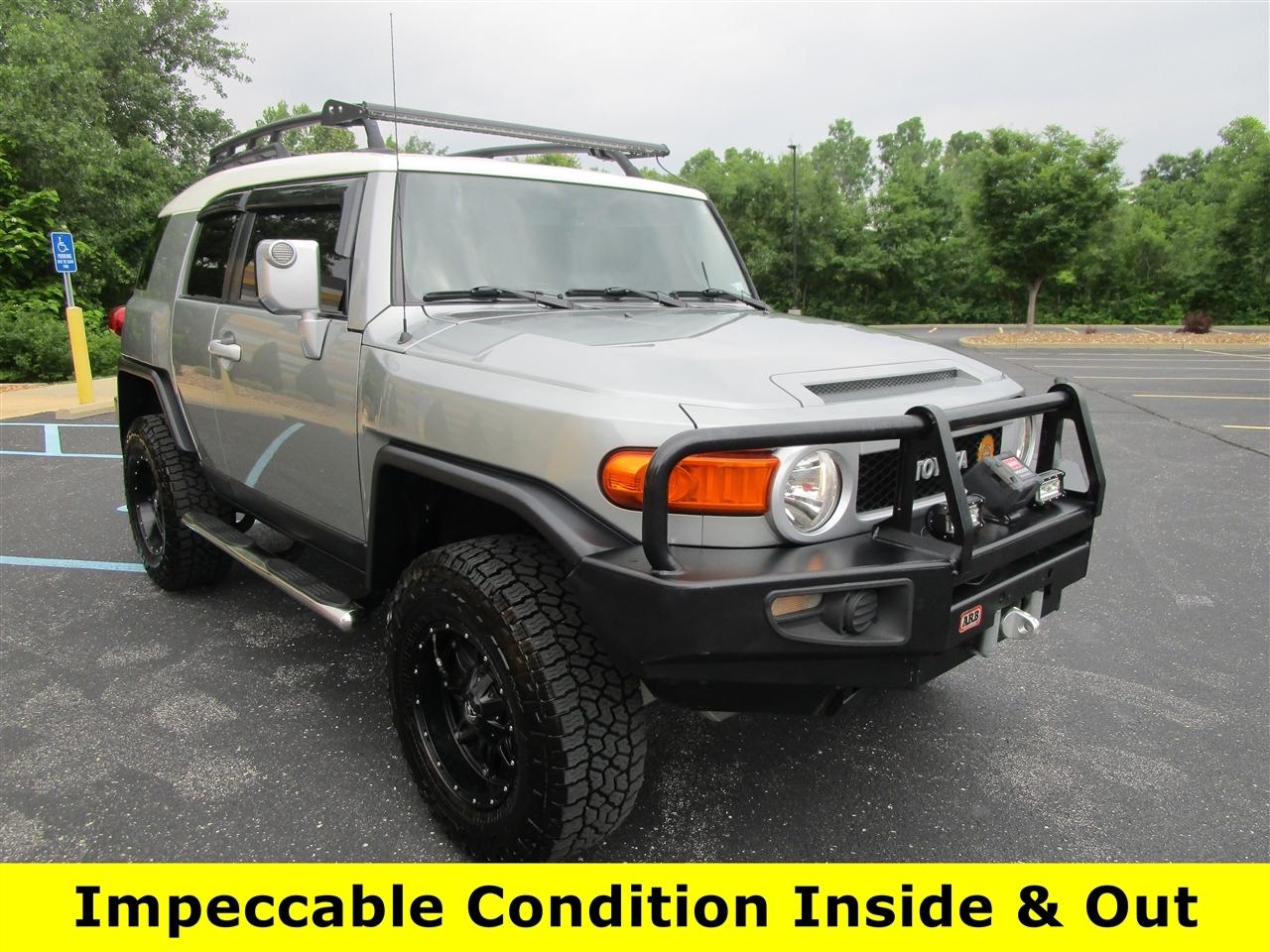 Toyota FJ Cruiser 4WD MT 2012