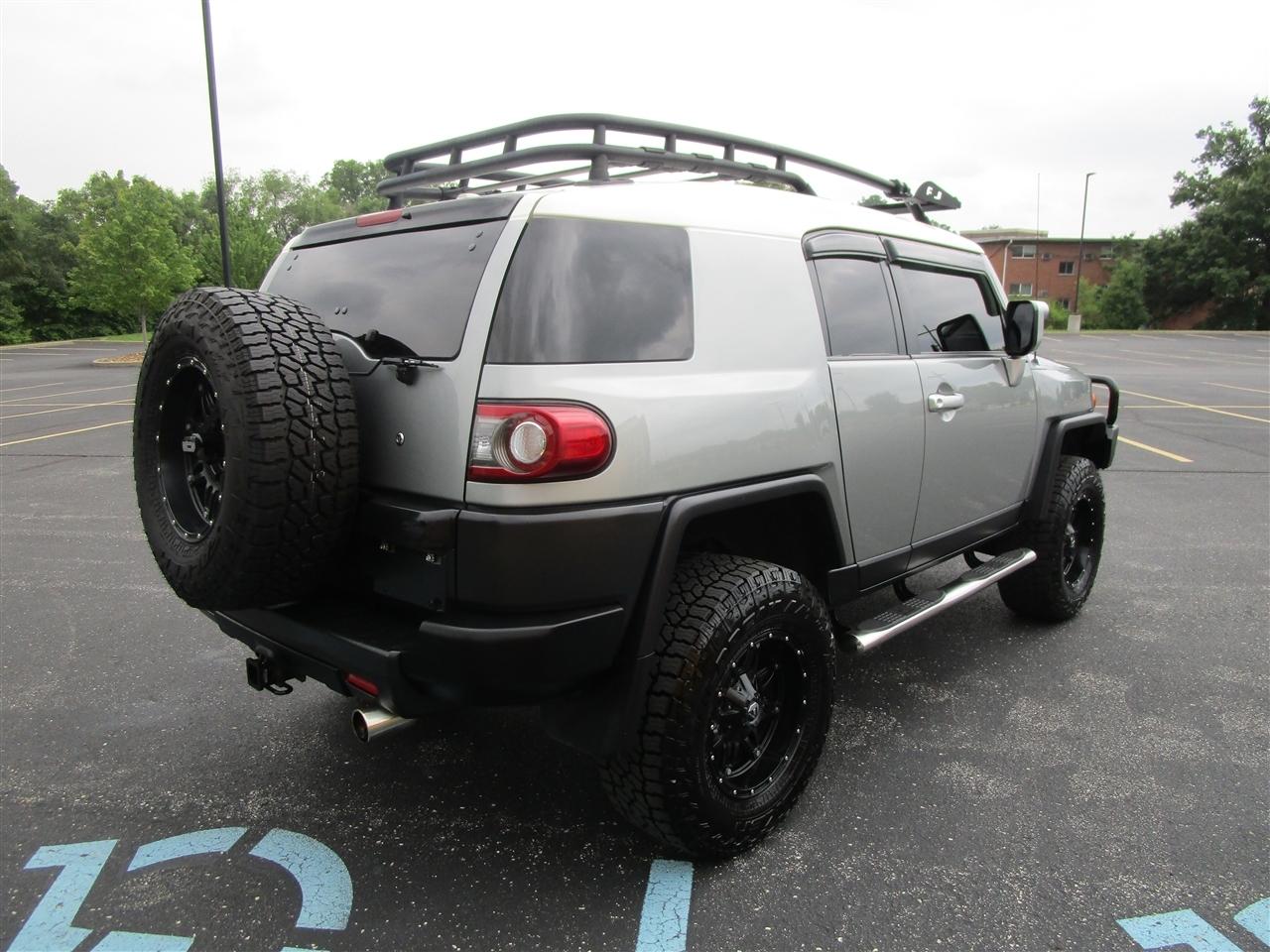 Toyota FJ Cruiser 4WD MT 2012