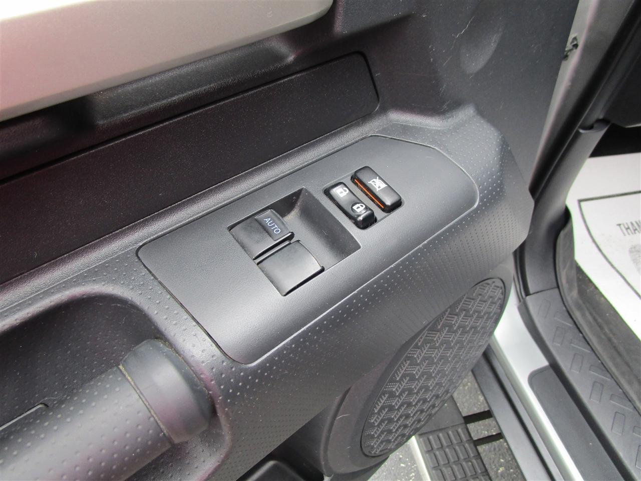 Toyota FJ Cruiser 4WD MT 2012