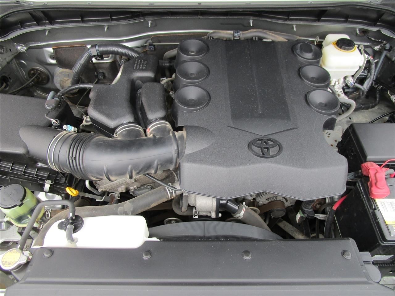 Toyota FJ Cruiser 4WD MT 2012