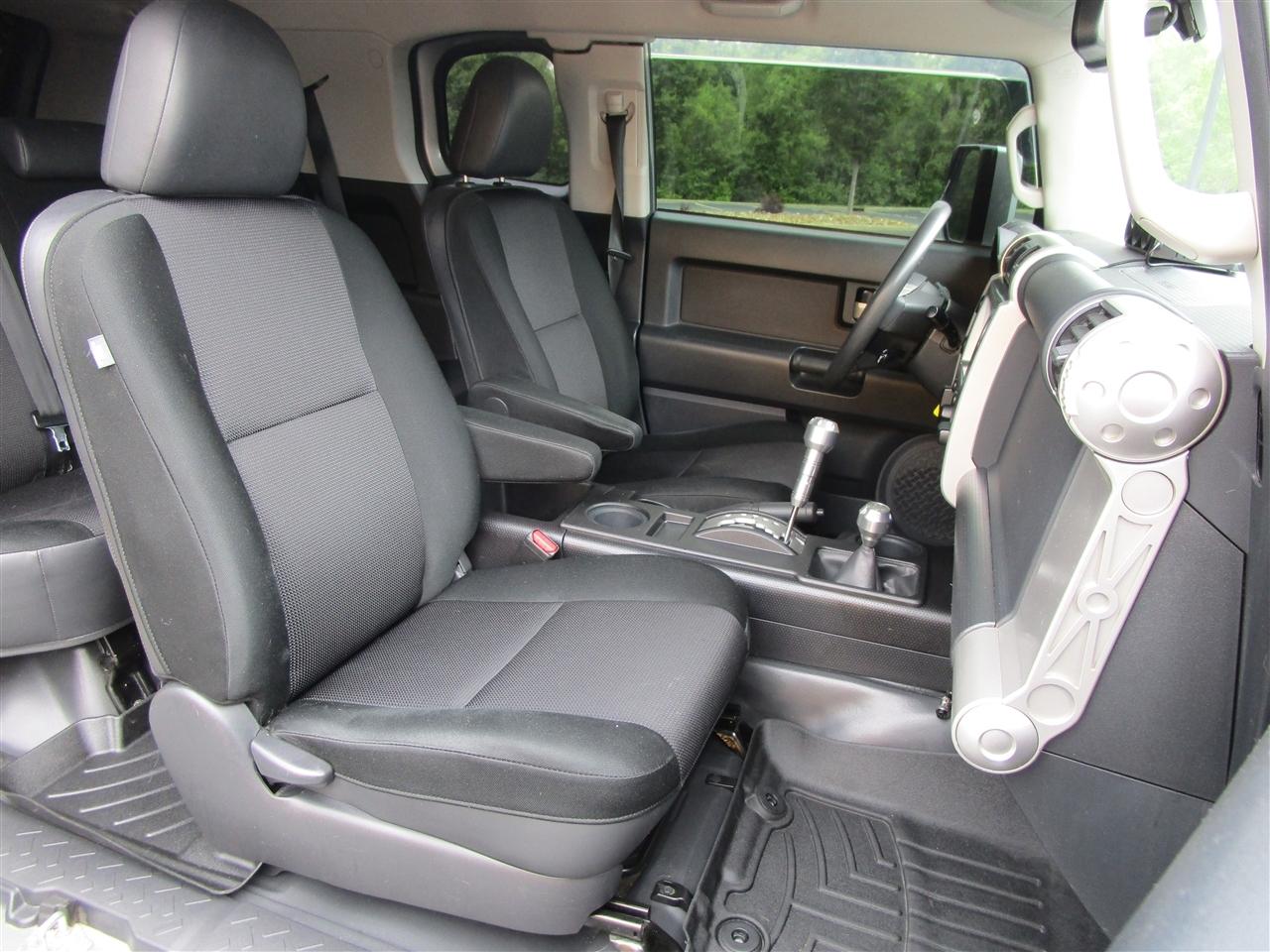 Toyota FJ Cruiser 4WD MT 2012