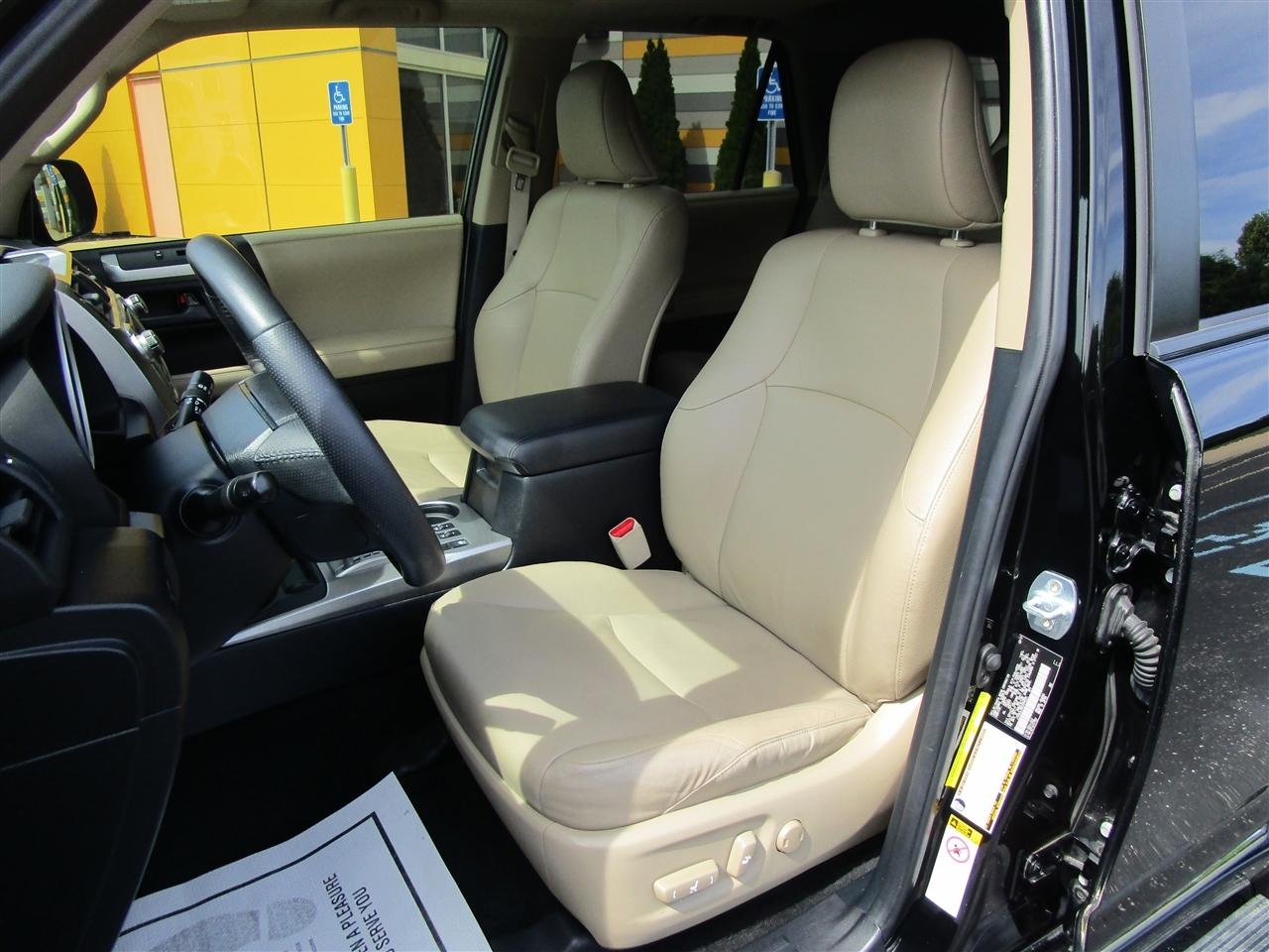 Toyota 4Runner Limited 4WD V6 2012
