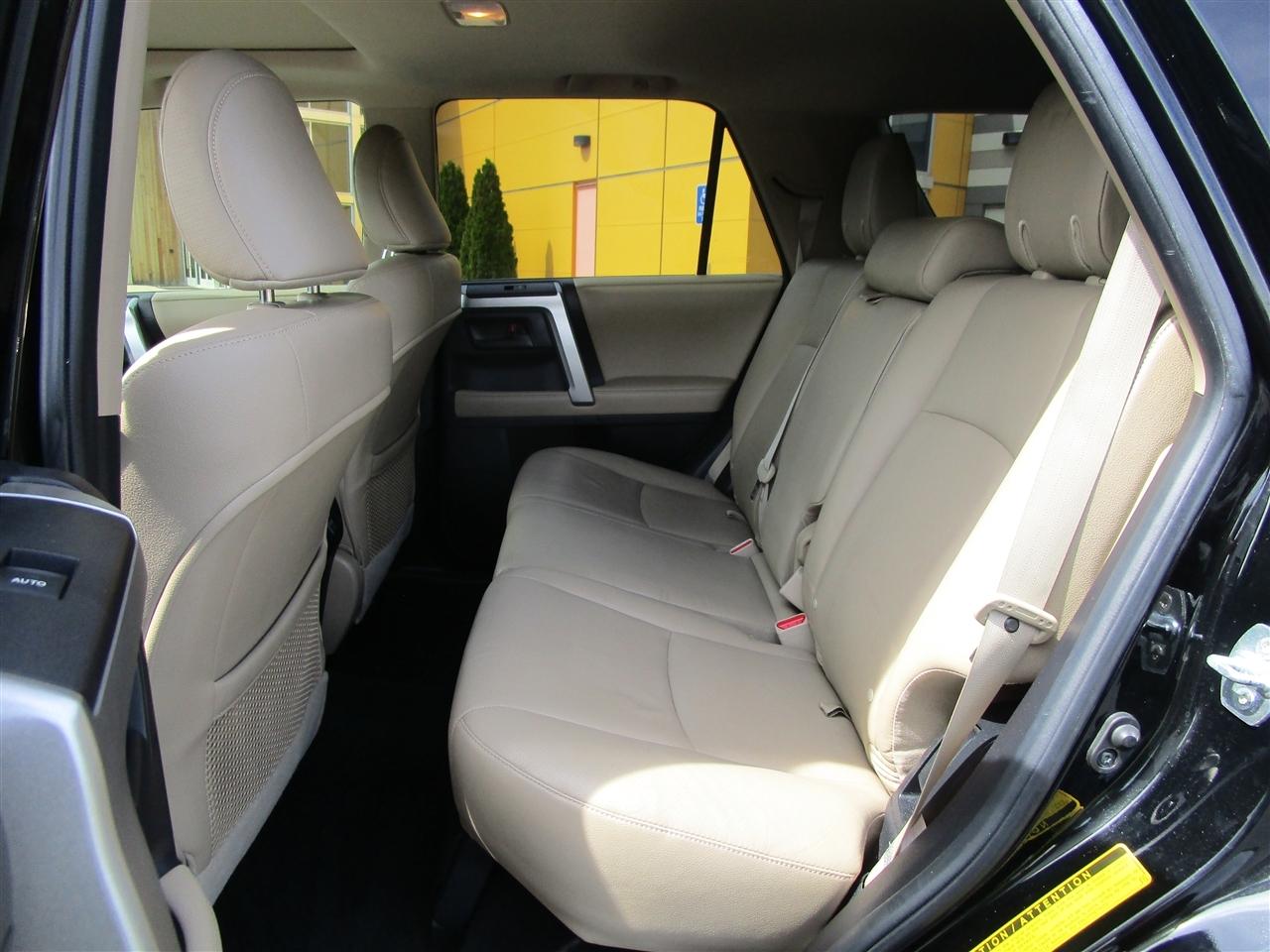 Toyota 4Runner Limited 4WD V6 2012