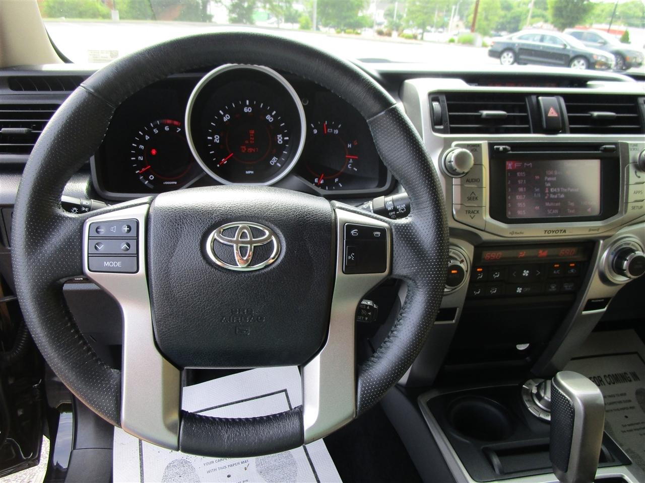Toyota 4Runner Limited 4WD V6 2012