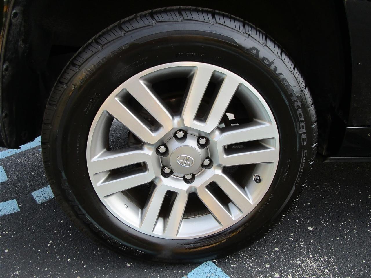 Toyota 4Runner Limited 4WD V6 2012