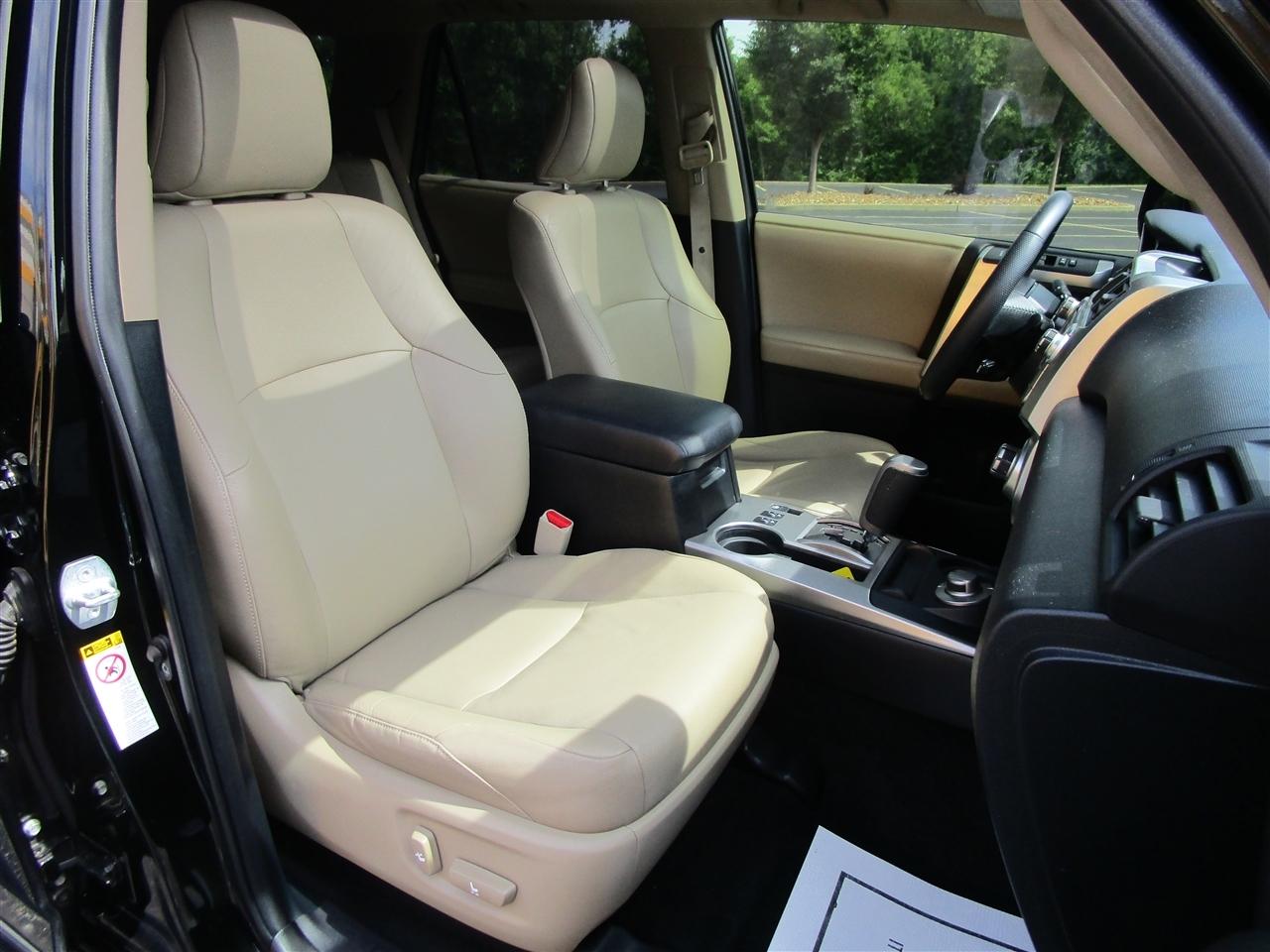 Toyota 4Runner Limited 4WD V6 2012