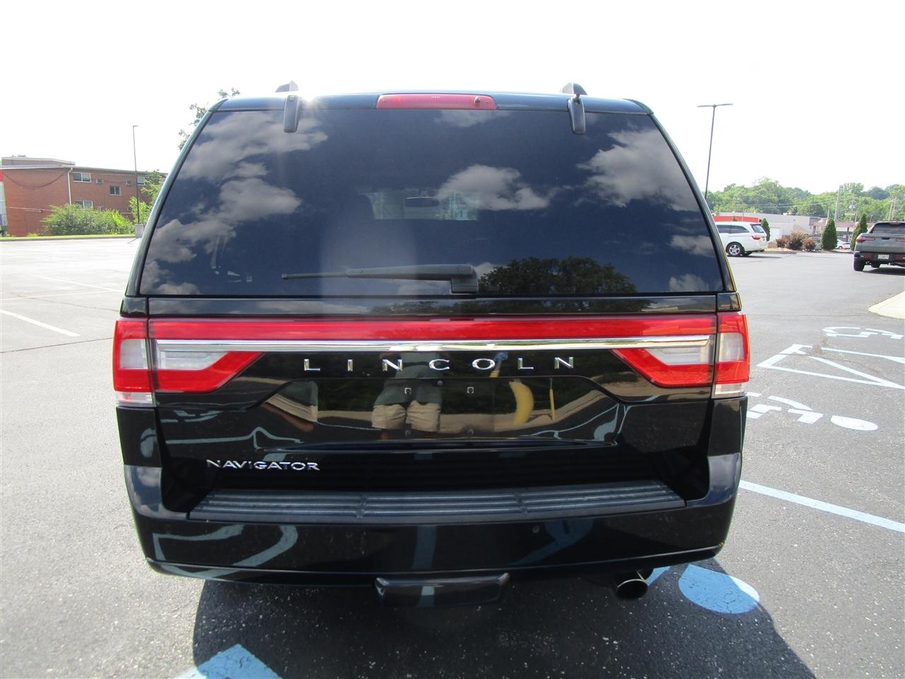 Lincoln Navigator Select 4WD 2017