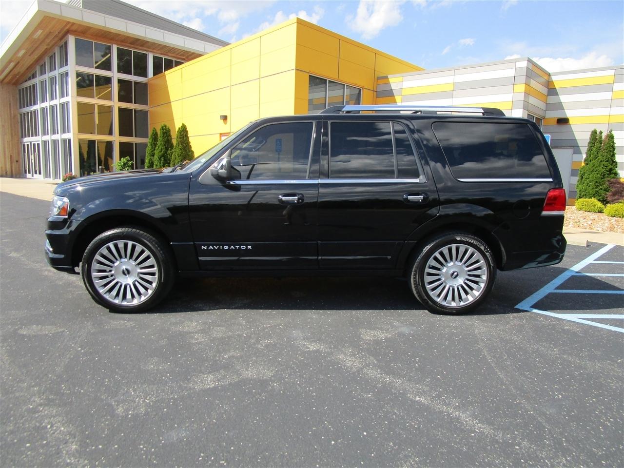 Lincoln Navigator Select 4WD 2017