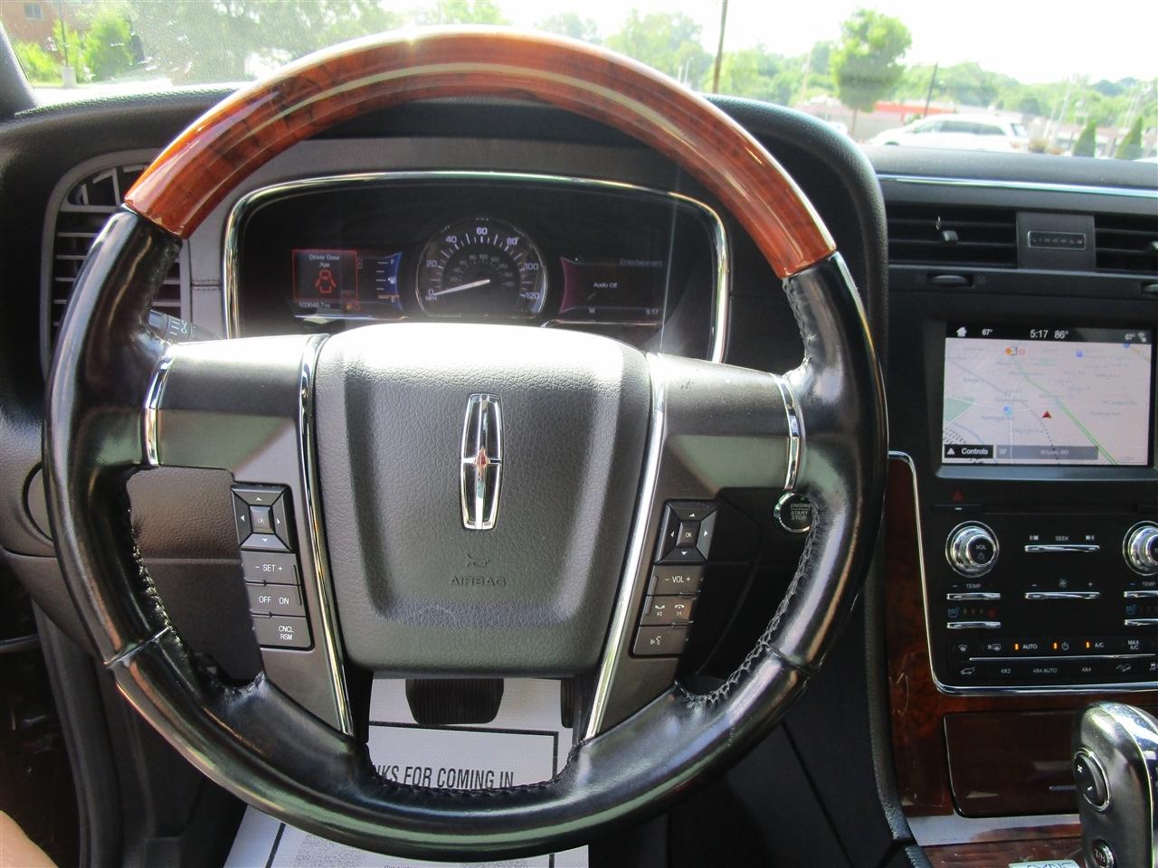 Lincoln Navigator Select 4WD 2017