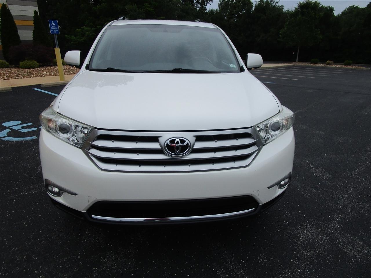 Toyota Highlander Limited 2WD 2012