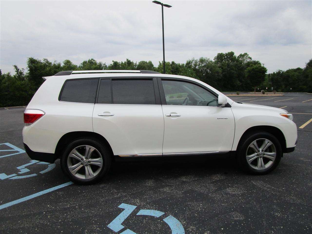 Toyota Highlander Limited 2WD 2012