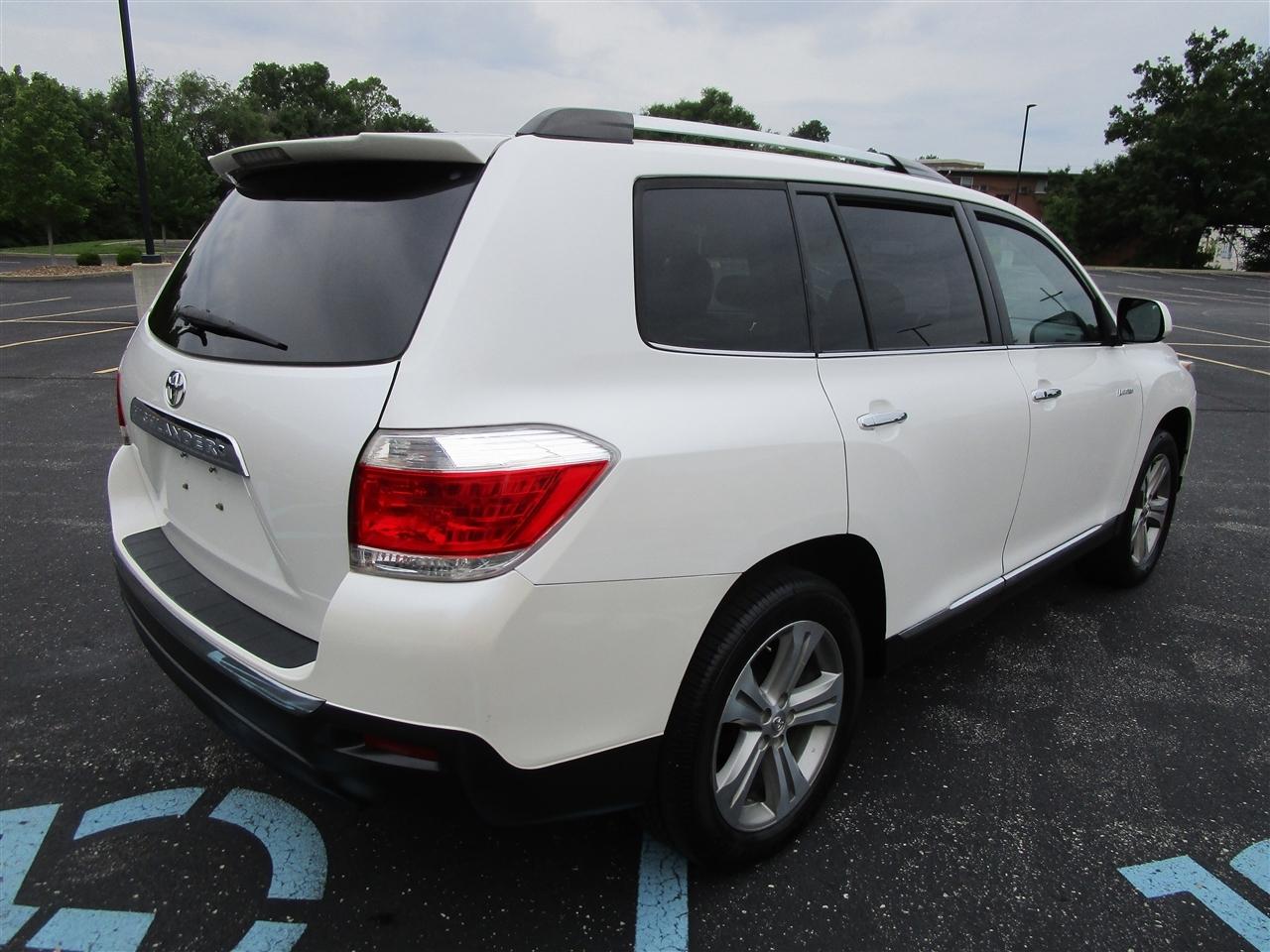 Toyota Highlander Limited 2WD 2012