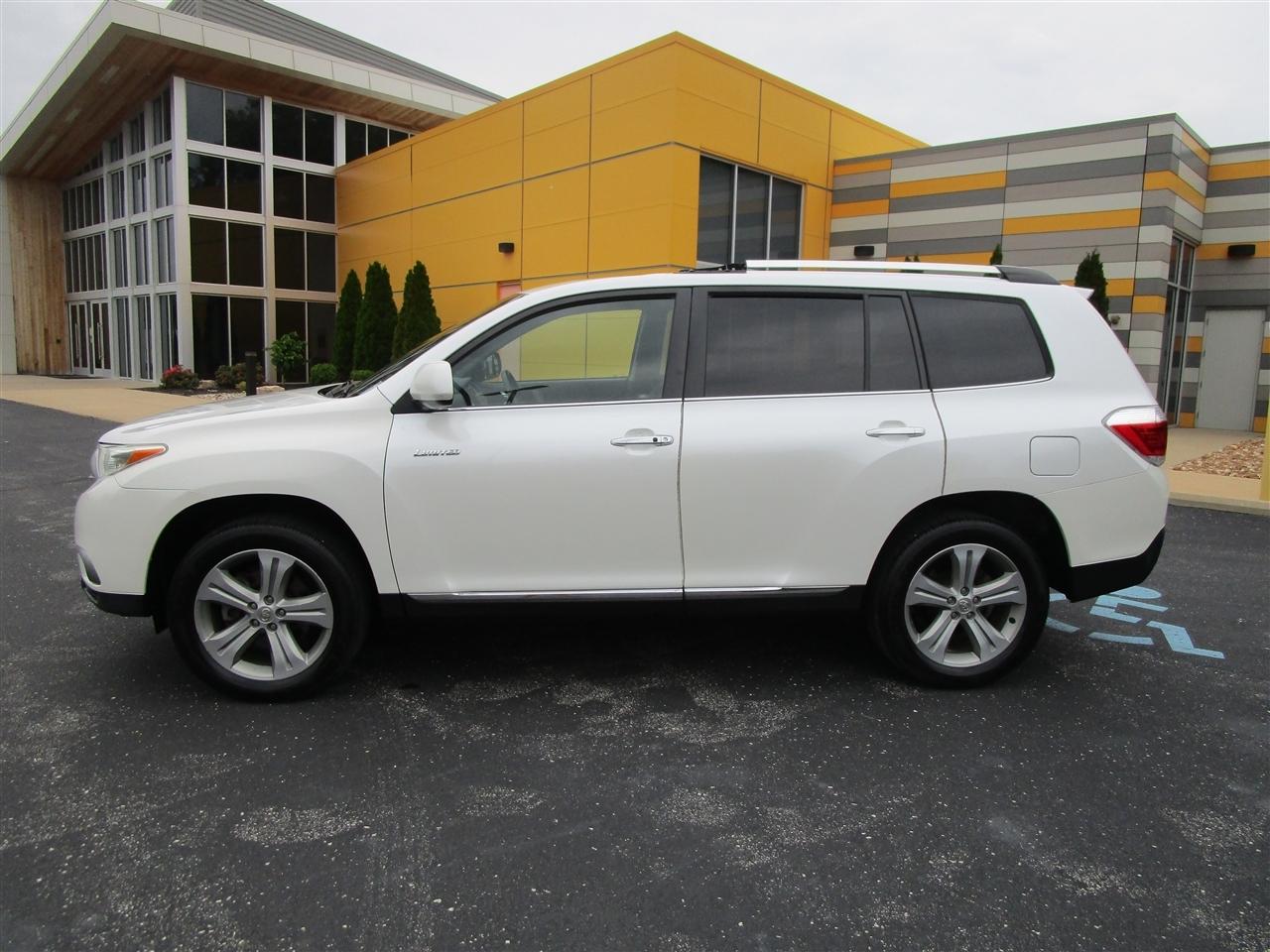 Toyota Highlander Limited 2WD 2012