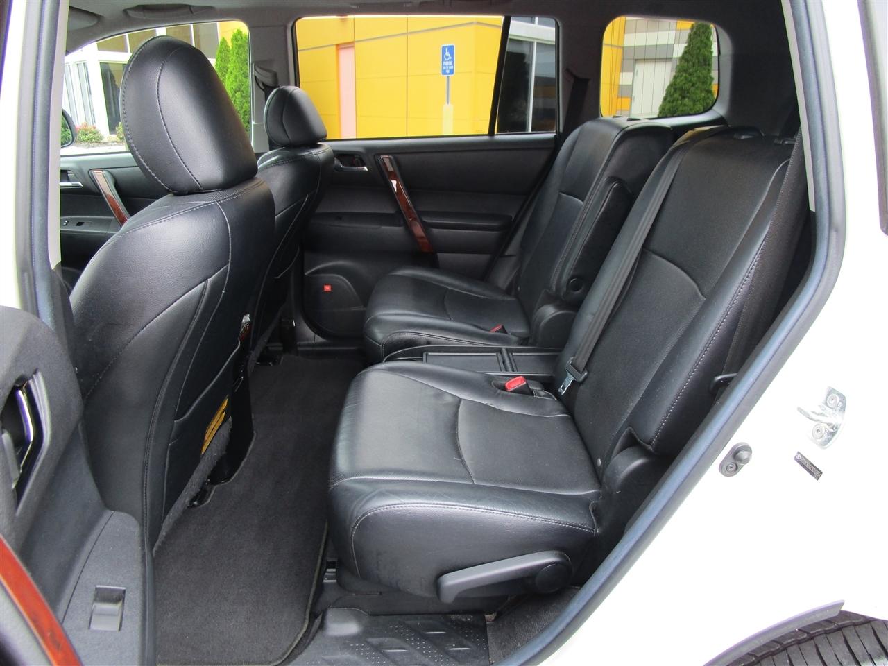 Toyota Highlander Limited 2WD 2012