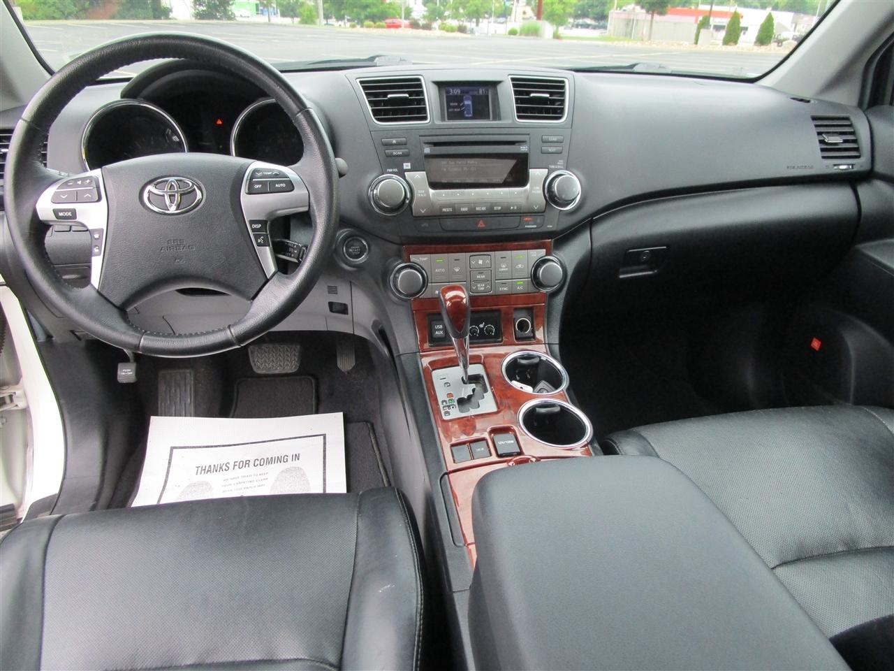 Toyota Highlander Limited 2WD 2012