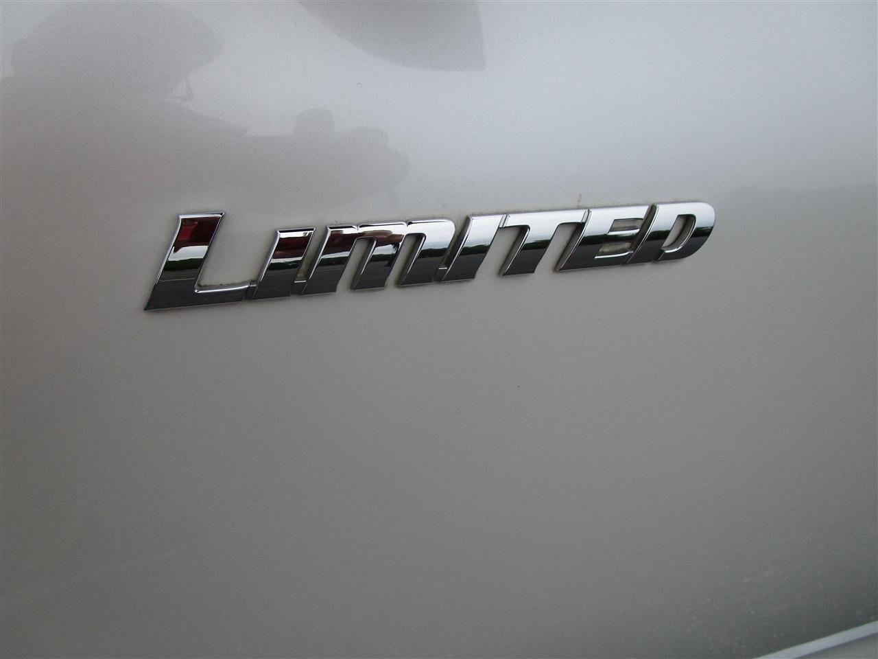 Toyota Highlander Limited 2WD 2012