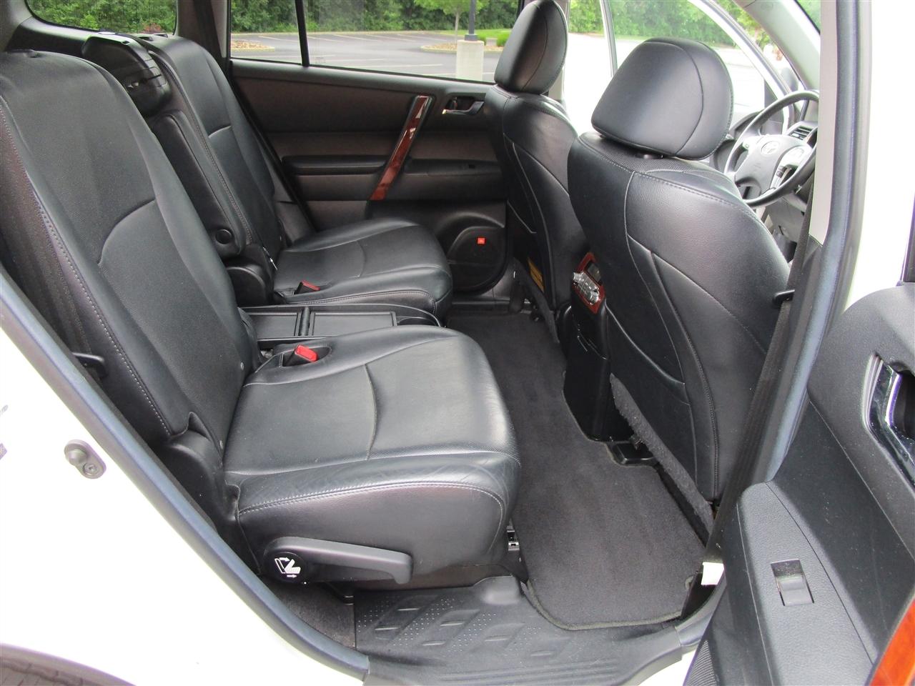 Toyota Highlander Limited 2WD 2012