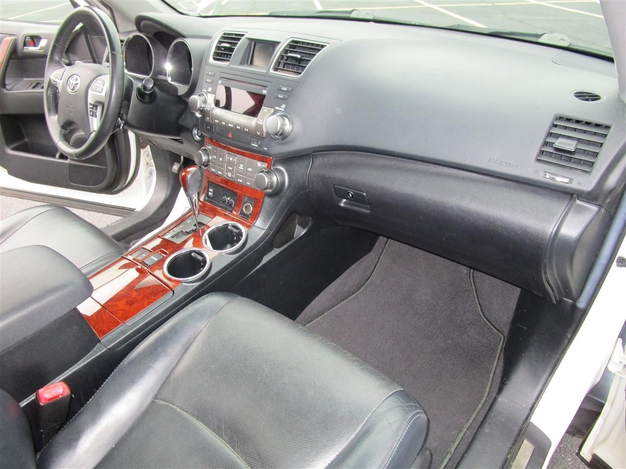 Toyota Highlander Limited 2WD 2012