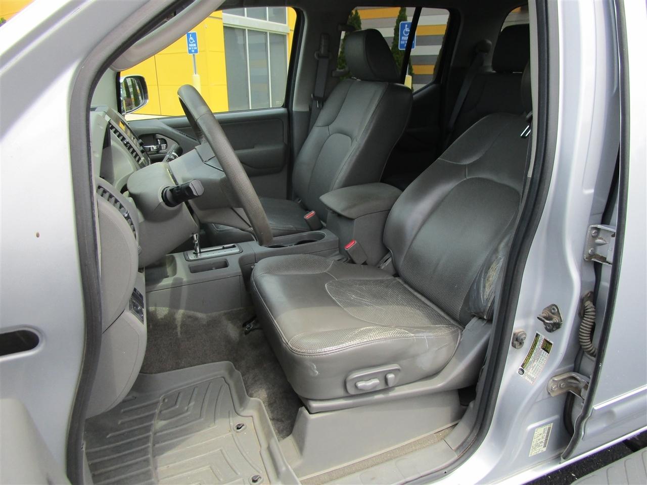 Nissan Frontier SL Crew Cab 4WD 2011