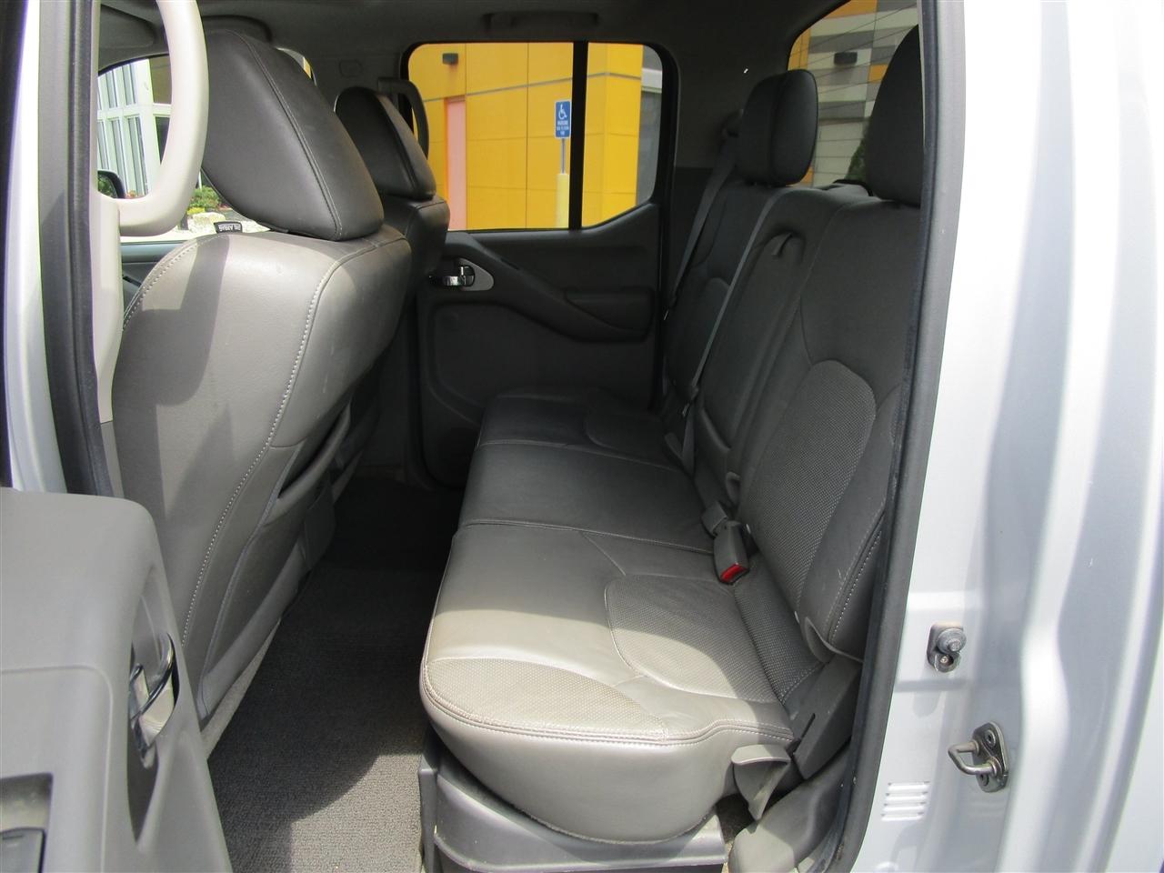 Nissan Frontier SL Crew Cab 4WD 2011
