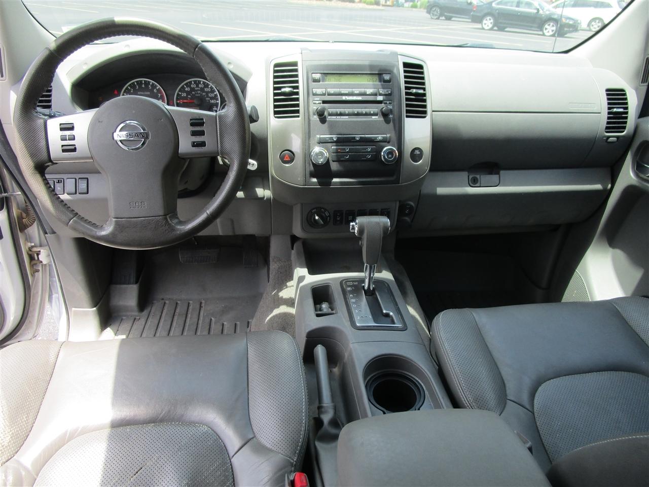 Nissan Frontier SL Crew Cab 4WD 2011
