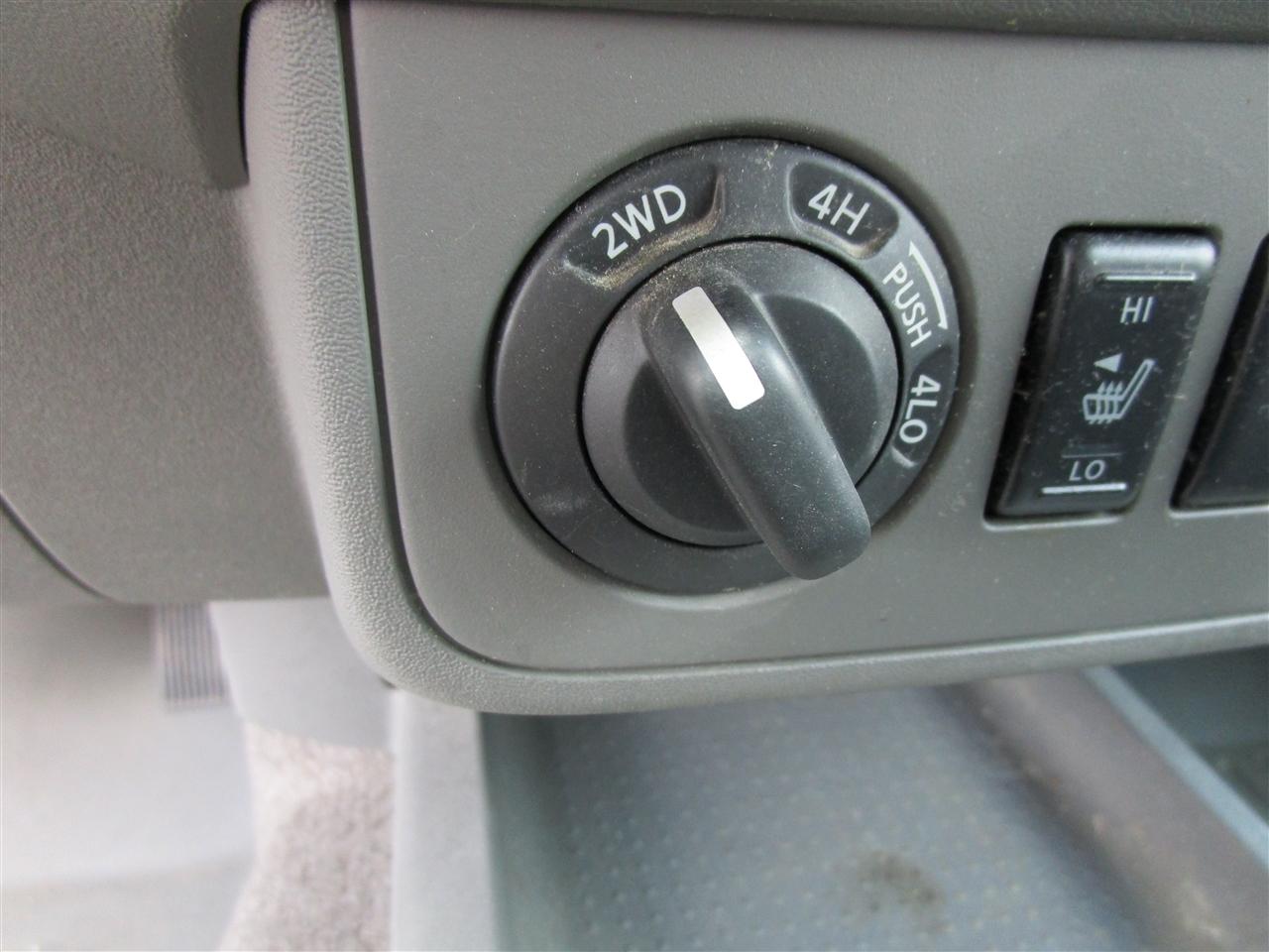 Nissan Frontier SL Crew Cab 4WD 2011
