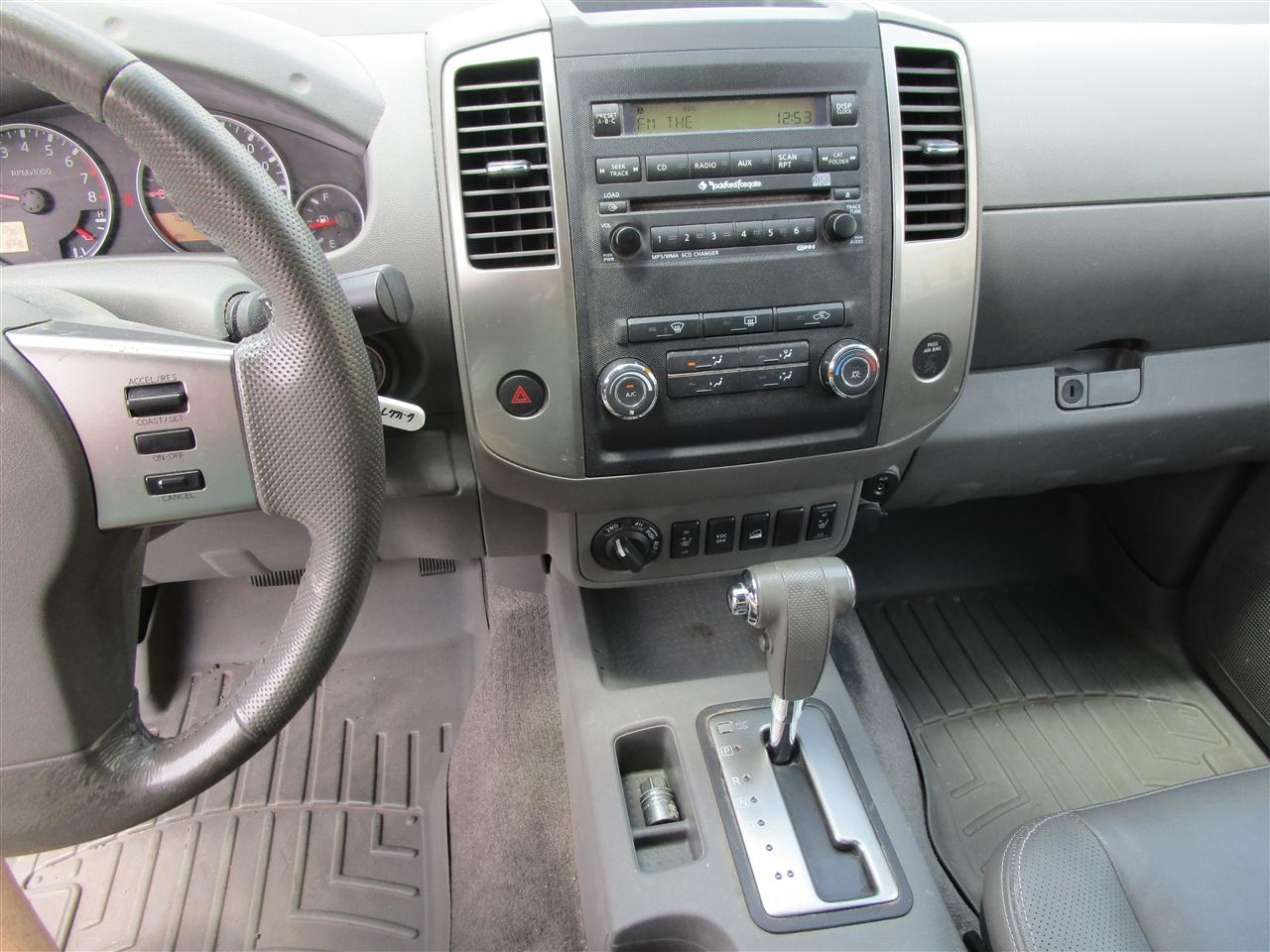 Nissan Frontier SL Crew Cab 4WD 2011