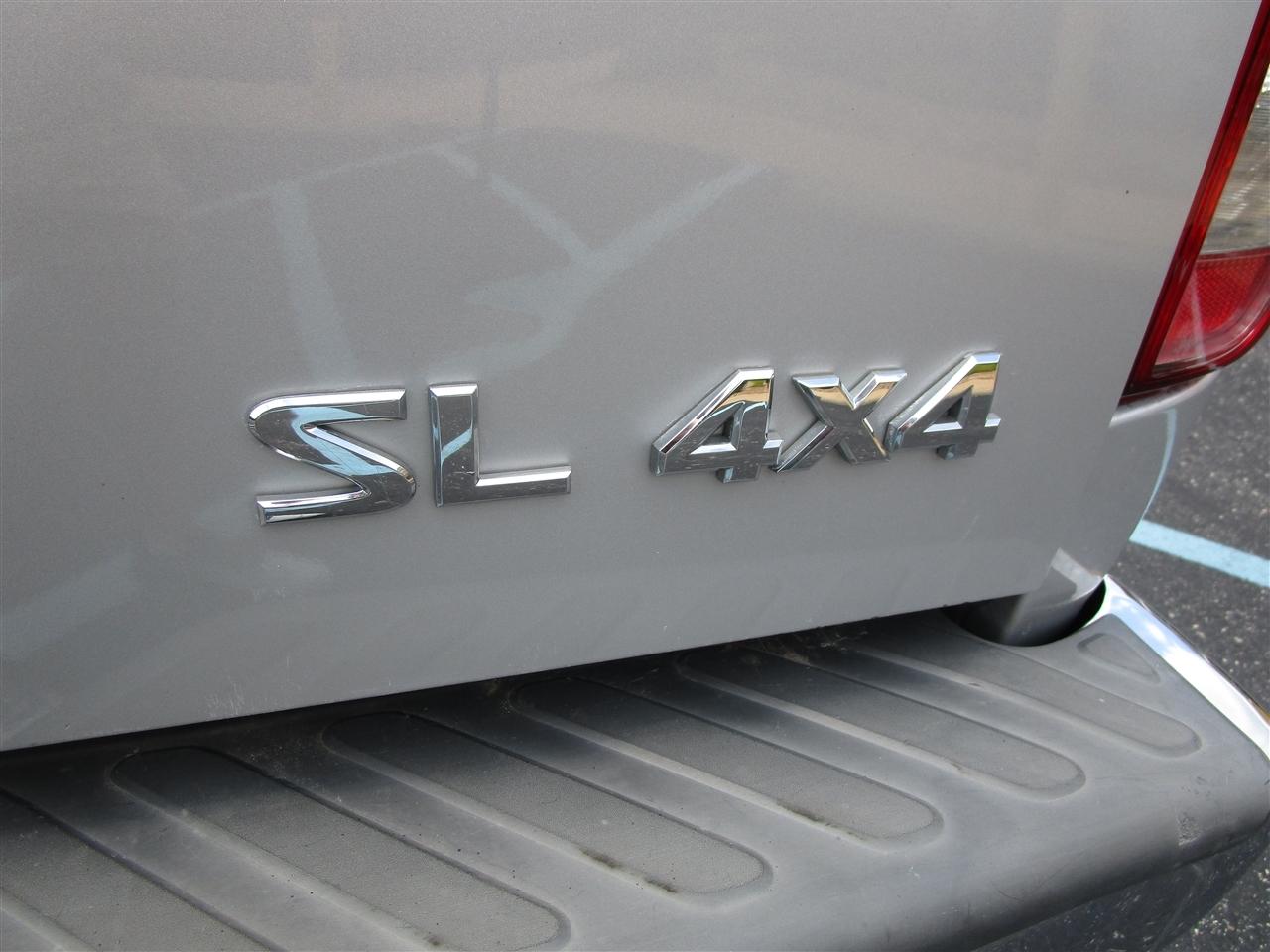 Nissan Frontier SL Crew Cab 4WD 2011