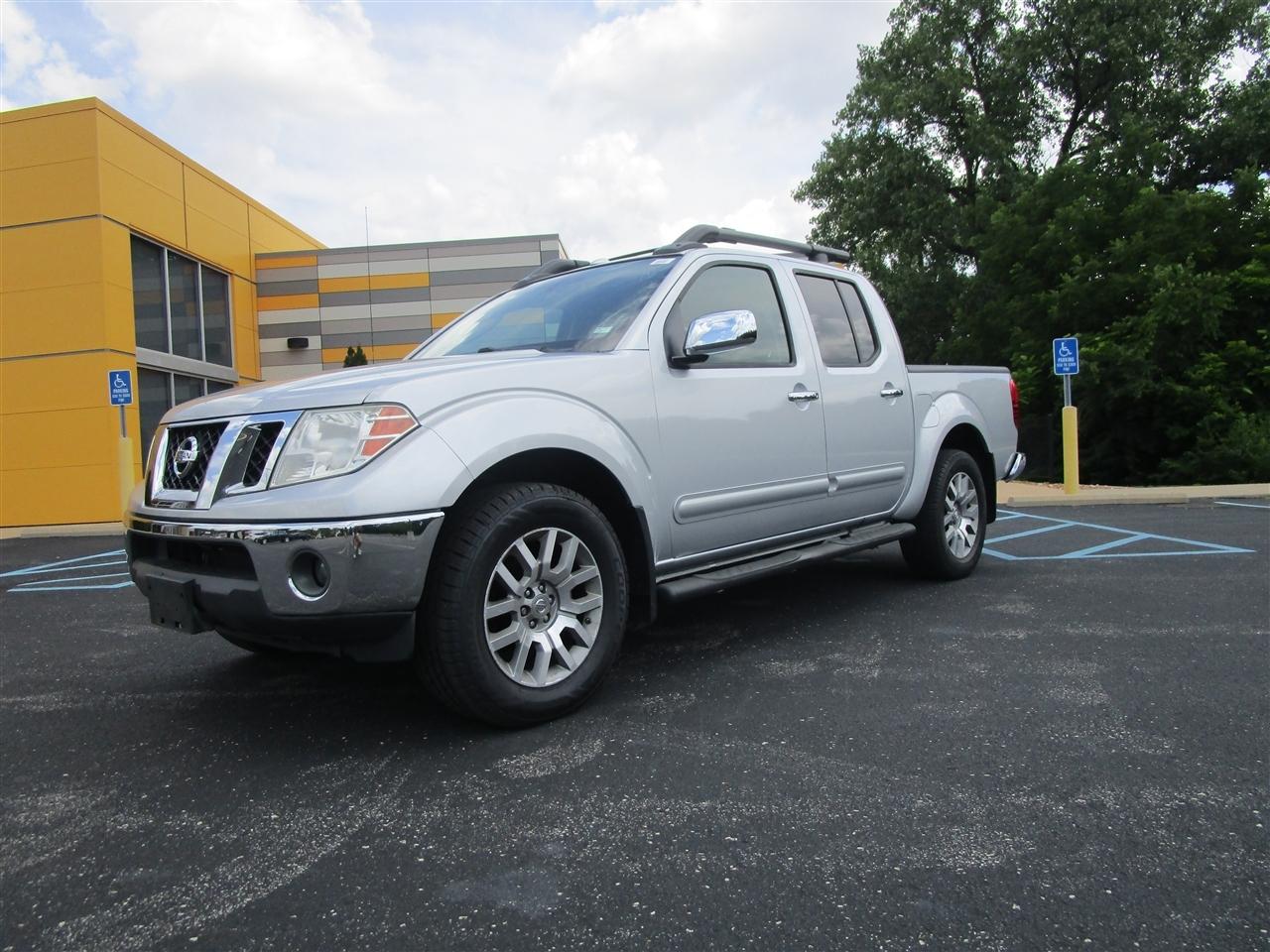 Nissan Frontier SL Crew Cab 4WD 2011
