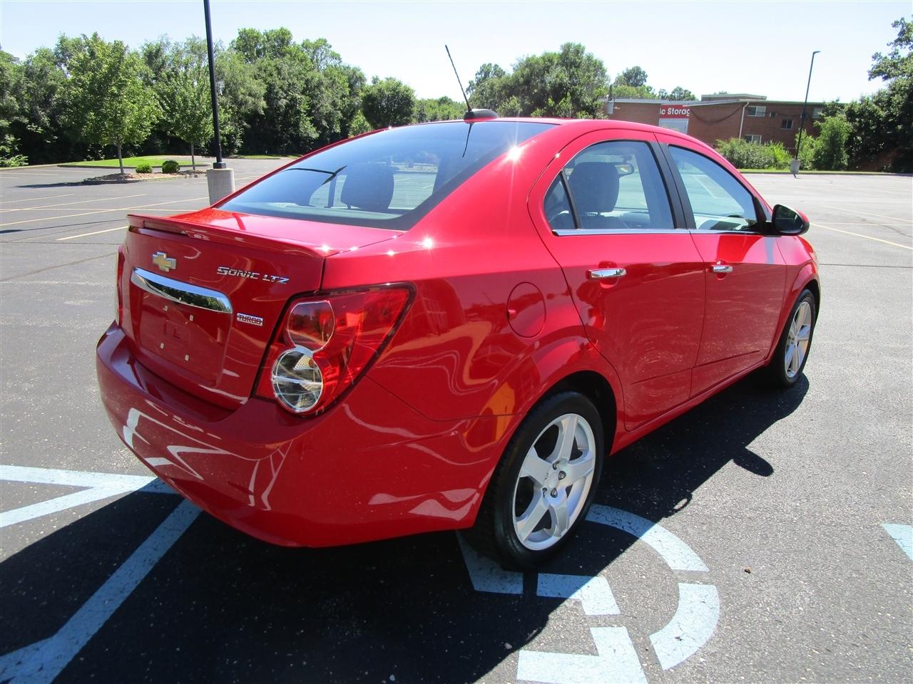 Chevrolet Sonic LTZ Auto Sedan 2015