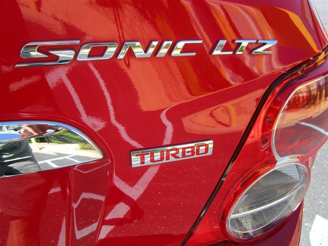 Chevrolet Sonic LTZ Auto Sedan 2015