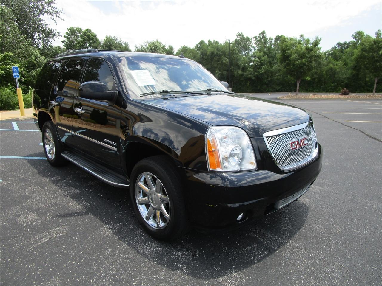 GMC Yukon Denali 4WD 2013