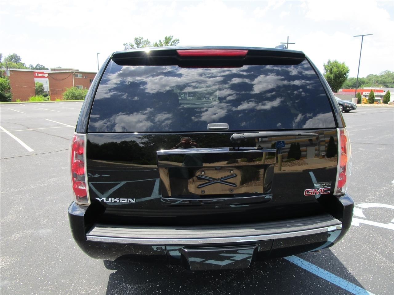 GMC Yukon Denali 4WD 2013