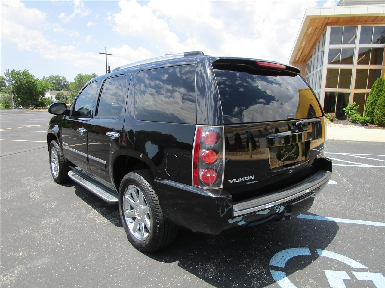 GMC Yukon Denali 4WD 2013