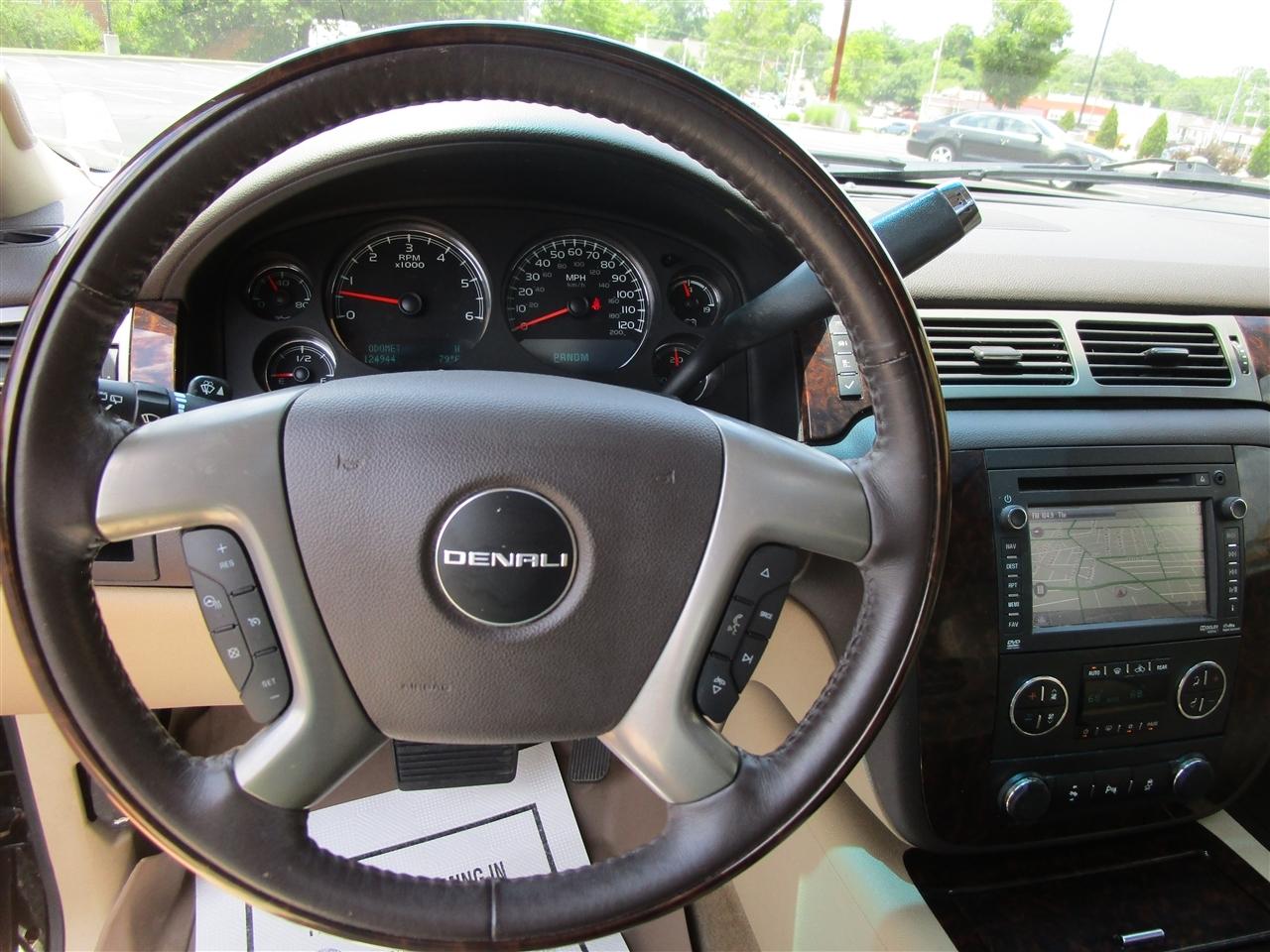 GMC Yukon Denali 4WD 2013