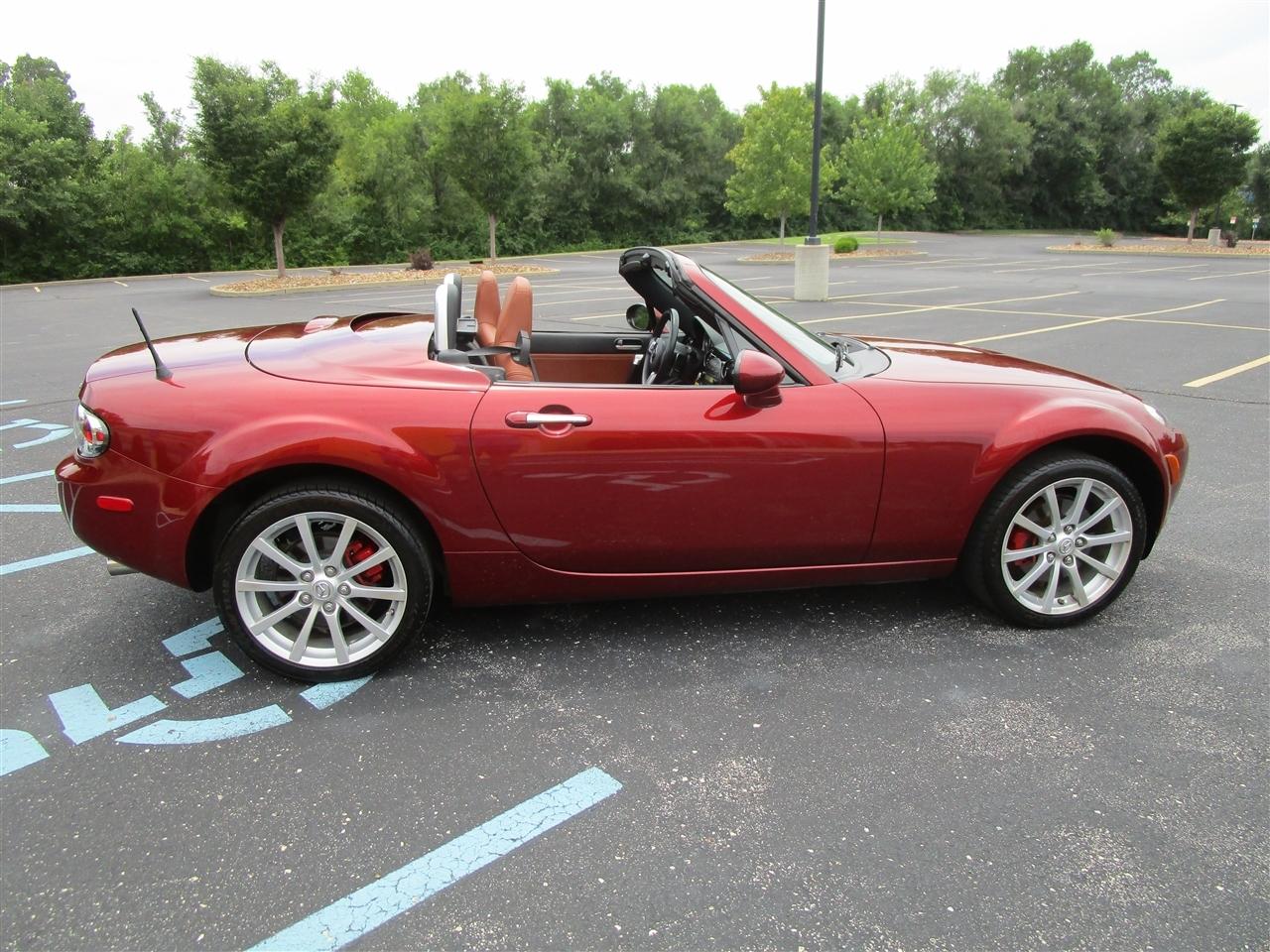 Mazda MX-5 Miata Grand Touring Power Retractable Hardtop 2008