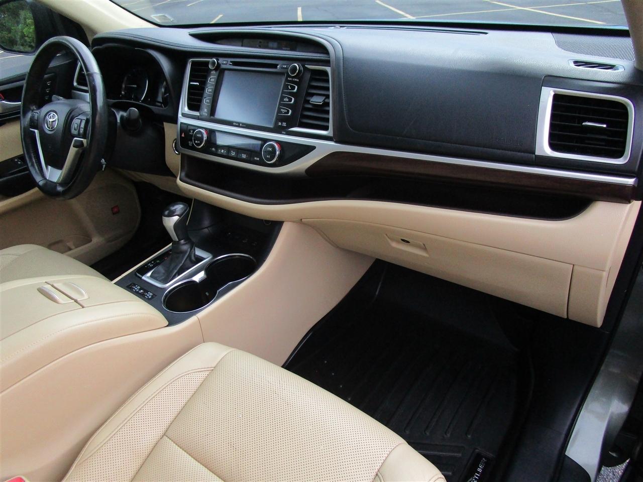 Toyota Highlander Limited AWD V6 2014