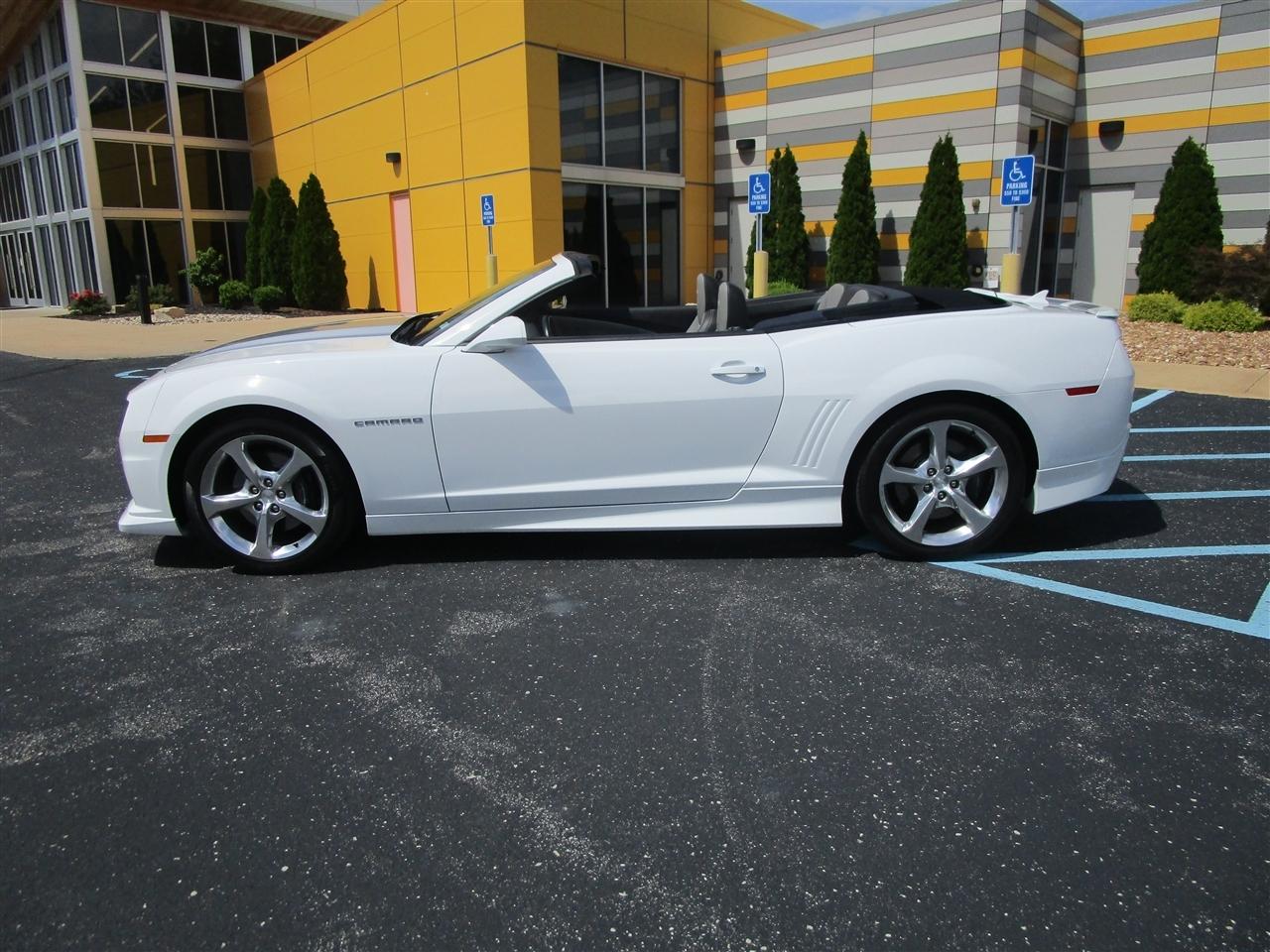Chevrolet Camaro Convertible 2SS 2013