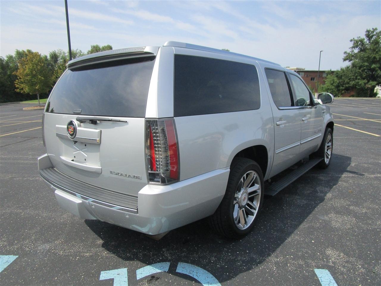 Cadillac Escalade ESV AWD Premium 2013